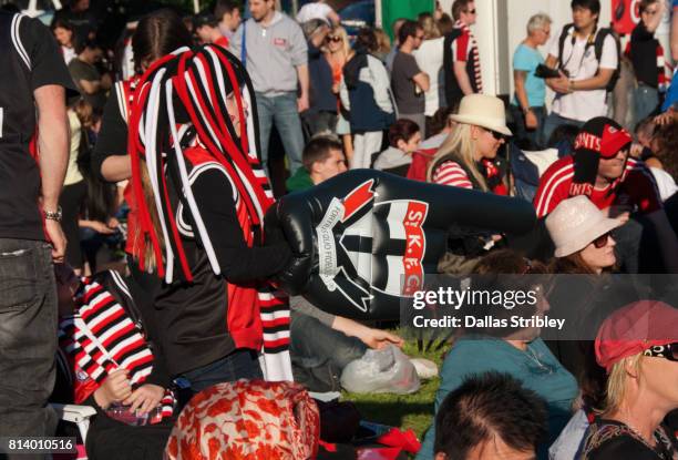 st kilda football club supporters - st kilda stock-fotos und bilder