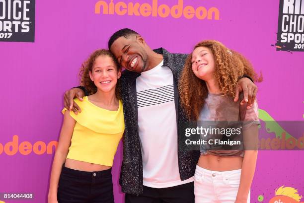 Personality Michael Strahan with Sophia Strahan and Isabella Strahan attend Nickelodeon Kids' Choice Sports Awards 2017 at Pauley Pavilion on July...