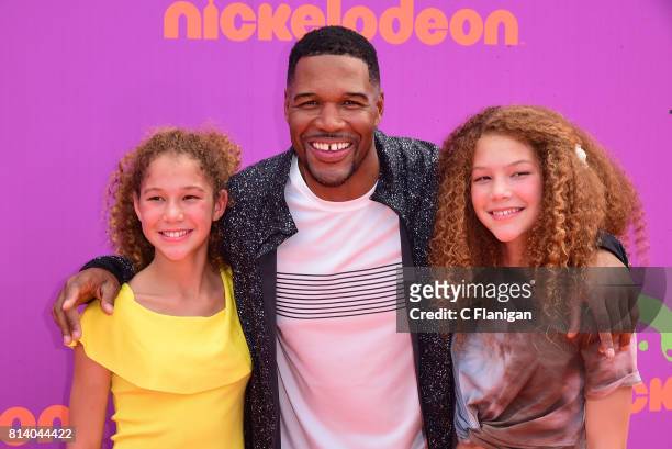 Personality Michael Strahan with Sophia Strahan and Isabella Strahan attend Nickelodeon Kids' Choice Sports Awards 2017 at Pauley Pavilion on July...