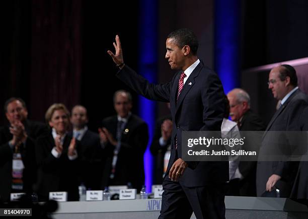 Democratic U.S. Presidential candidate Sen. Barack Obama waves before speaking at the 2008 American Israel Public Affairs Committee Policy Conference...