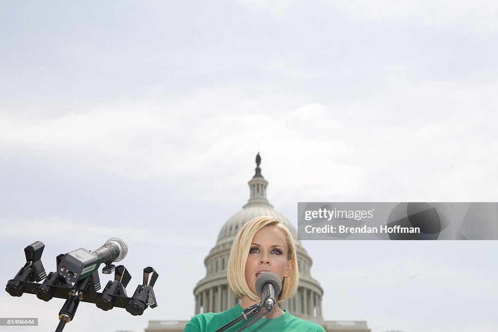 Jenny McCarthy And Jim Carrey Host Green Our Vaccines Press Conference