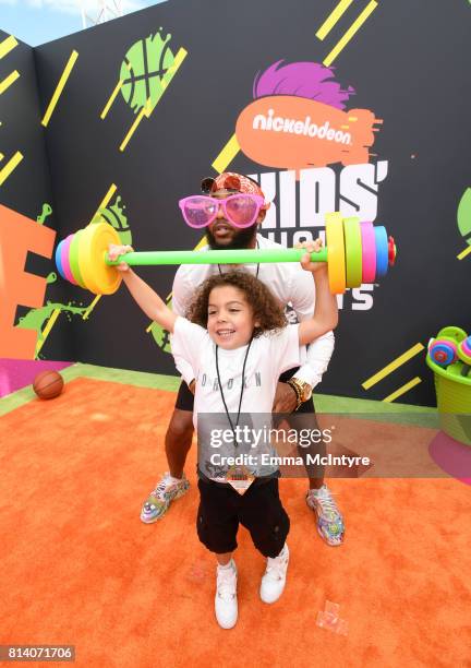 Former NBA player Brandon Armstrong and a guest attend Nickelodeon Kids' Choice Sports Awards 2017 at Pauley Pavilion on July 13, 2017 in Los...