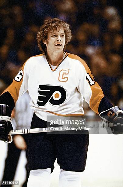 Hockey: NHL Finals, Philadelphia Flyers Bobby Clarke on ice during Game 3 vs Montreal Canadiens, Philadelphia, PA 5/13/1976