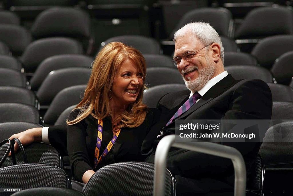 Los Angeles Lakers Coach Phil Jackson and Executive Vice President of Business Operations Jeanie Buss