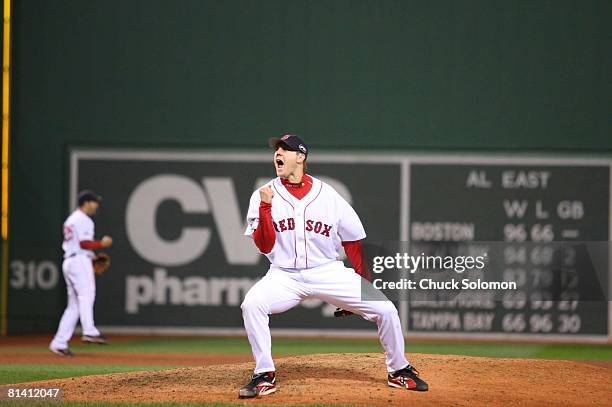 Baseball: World Series, Boston Red Sox Jonathan Papelbon victorious after winning Game 2 vs Colorado Rockies, Boston, MA
