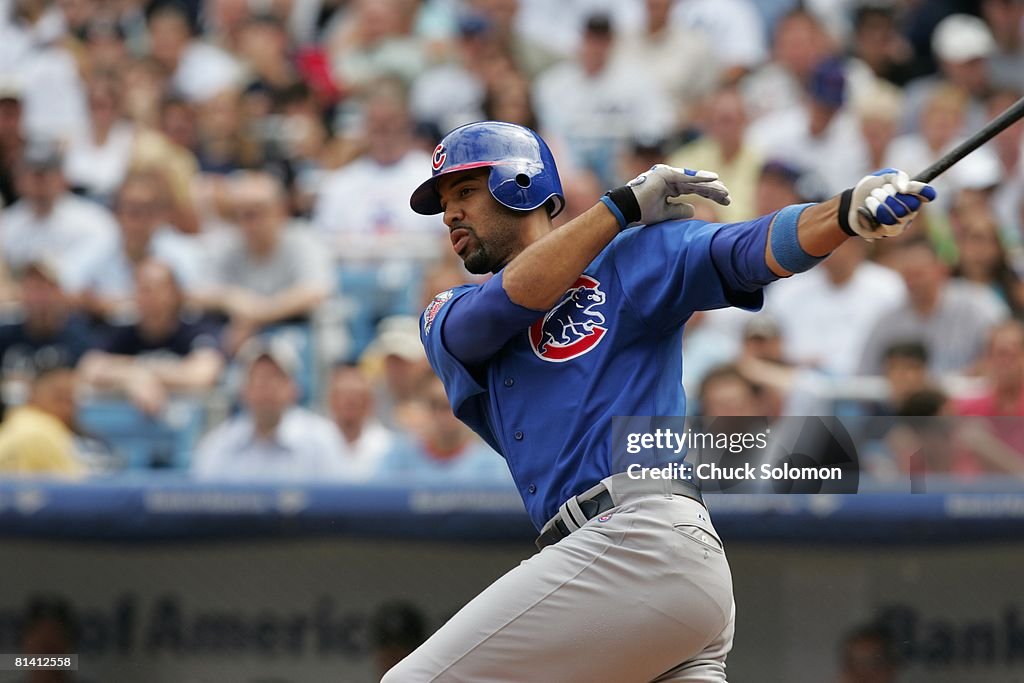 Derrek Ray Chicago Cubs Derrek Lee in action, at bat vs New York Yankees, Bronx ...