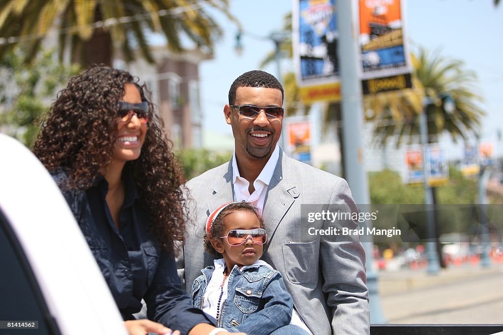 Derrek Ray MLB Red Carpet Show, Casual view of Chicago Cubs Derrek Lee with wife ...