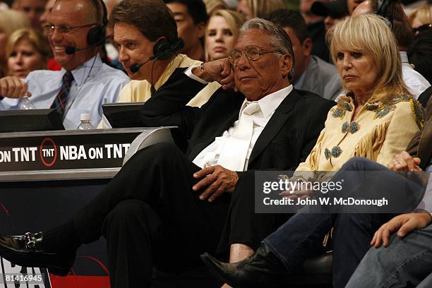 Basketball: Los Angeles Clippers owner Donald Sterling on sidelines during game vs Denver Nuggets, Los Angeles, CA 11/2/2006