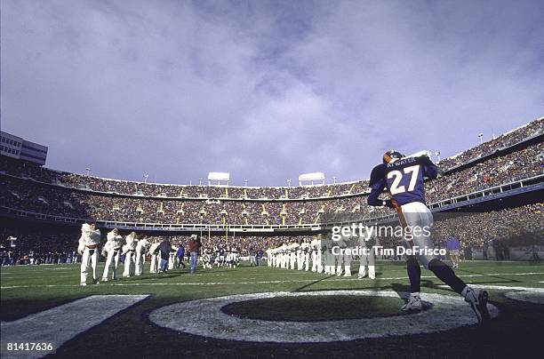 Football: AFC playoffs, Denver Broncos Steve Atwater before game vs Jacksonville Jaguars, Denver, CO