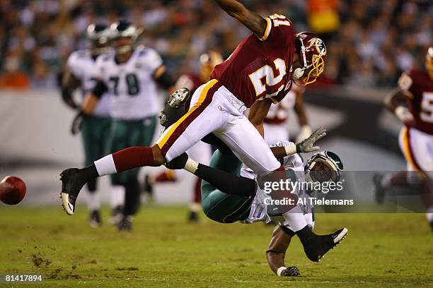 Football: Washington Redskins Sean Taylor in action, making tackle vs Philadelphia Eagles Reggie Brown , Philadelphia, PA 9/18/2007