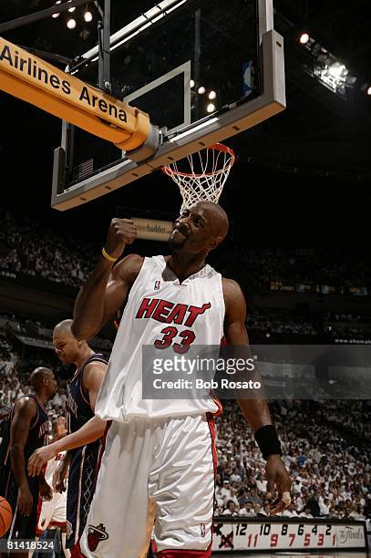 Basketball: NBA Playoffs, Miami Heat Alonzo Mourning victorious during Game 2 vs New Jersey Nets, Miami, FL 5/10/2006