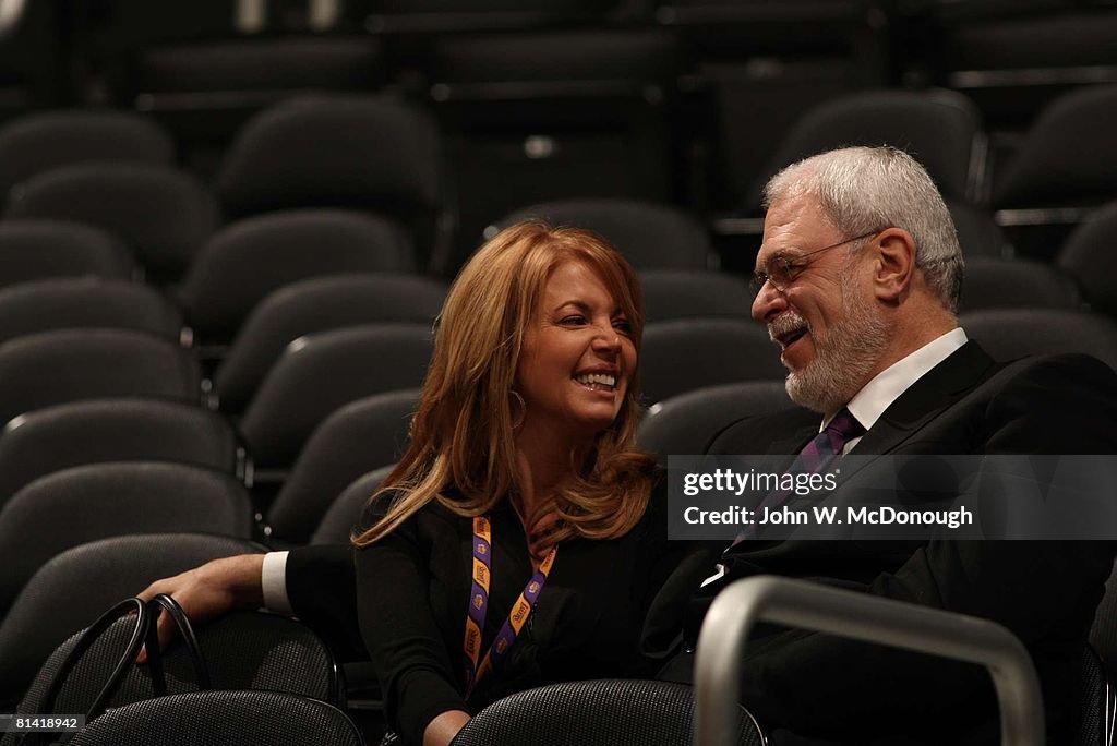 Los Angeles Lakers Coach Phil Jackson and Executive Vice President of Business Operations Jeanie Buss