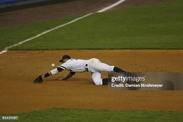 Baseball: New York Yankees Alex Rodriguez in action, fielding and missing catch vs Boston Red Sox, Bronx, NY 4/28/2007