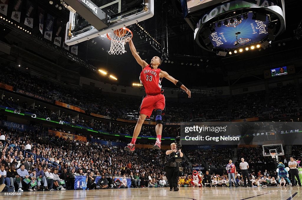 Mario Toronto Raptors NBA Slam Dunk Contest, Toronto Raptors Jamario Moon in action, making ...