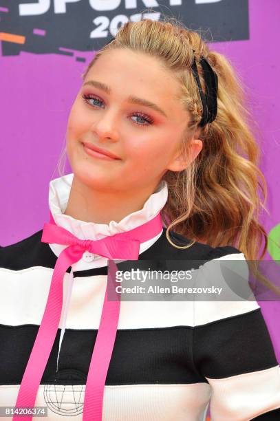 Actress Lizzy Greene attends Nickelodeon Kids' Choice Sports Awards 2017 at Pauley Pavilion on July 13, 2017 in Los Angeles, California.
