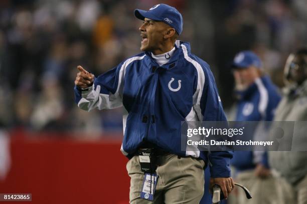 Football: Indianapolis Colts coach Tony Dungy on sidelines during game vs New England Patriots, Foxboro, MA 11/5/2006