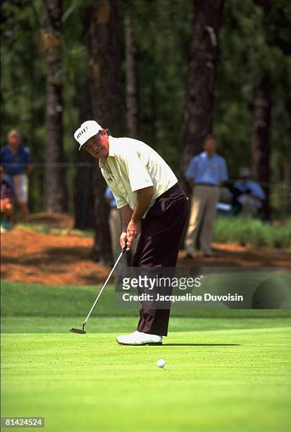 Golf: US Senior Open, Simon Hobday in action, making putt on Sunday at Pinehurst Resort, Pinehurst, NC 6/30/1994