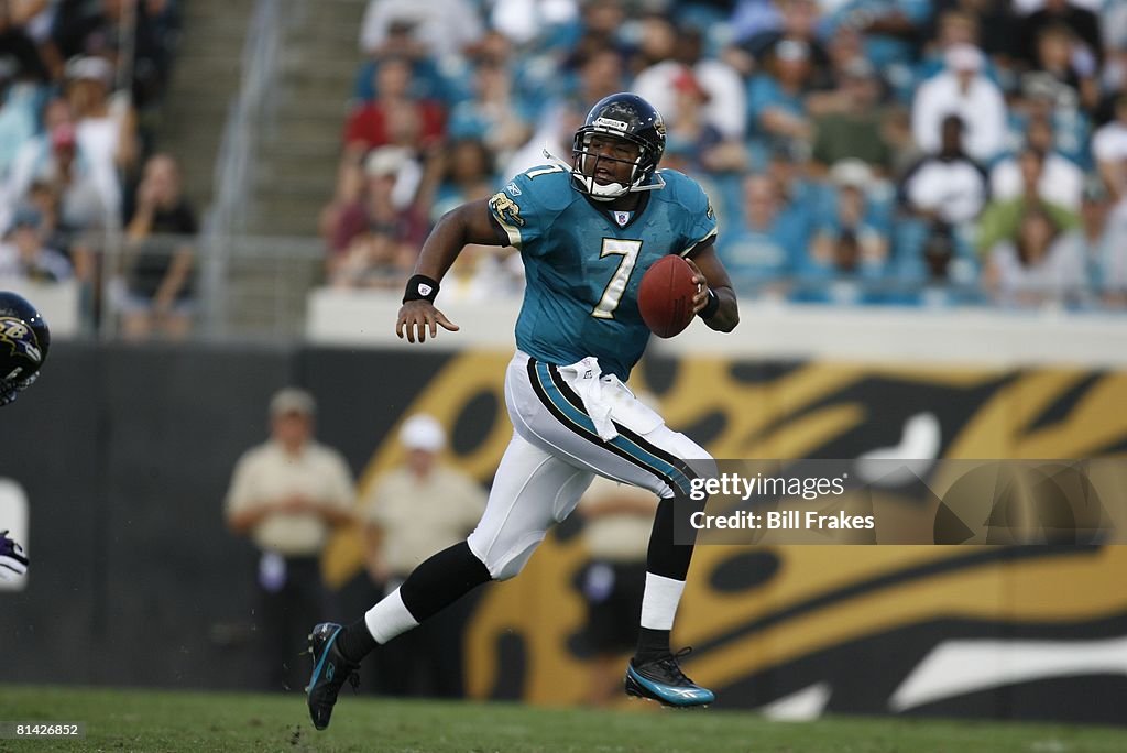 Leftwich Jacksonville Jaguars QB Byron Leftwich in action, scrambling vs... News ...