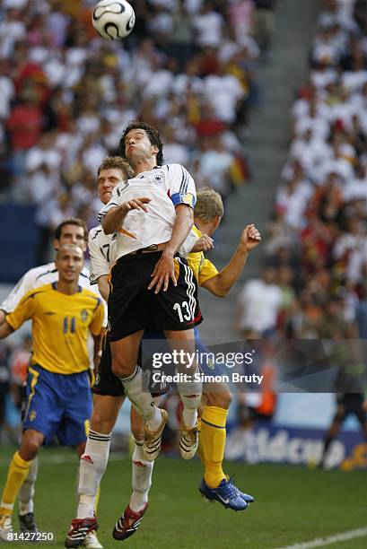 Bavaria Per Mertesacker Photos and Premium High Res Pictures - Getty Images