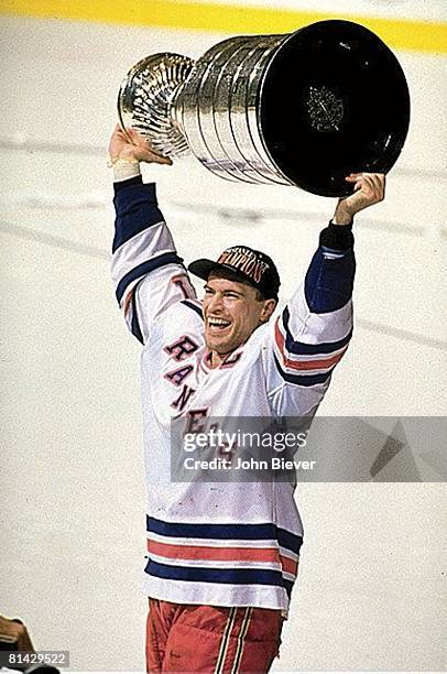 240 Messier Rangers Stanley Cup Stock Photos, High-Res Pictures, and ...