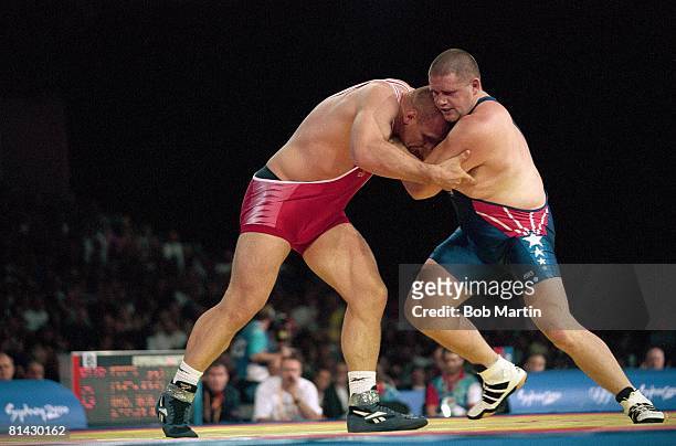 Summer Olympics, USA Rulon Gardner in action vs RUS Alexander Karelin during Greco-Roman match, Sydney, AUS 9/27/2000