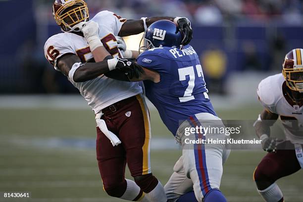 Football: Washington Redskins LaVar Arrington in action vs New York Giants Luke Petitgout , East Rutherford, NJ