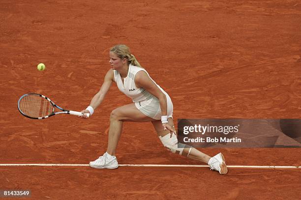 Tennis: French Open, BEL Kim Clijsters in action vs SVK Ludmila Cervanova at Roland Garros, Paris, FRA 5/25/2005