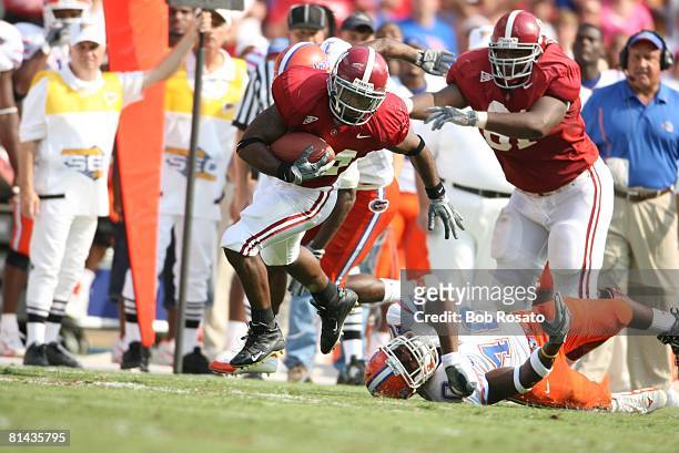 College Football: Alabama Kenneth Darby in action, rushing vs Florida, Tuscaloosa, AL 10/1/2005