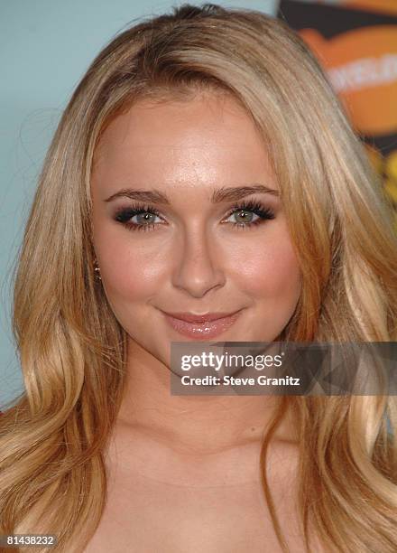 Hayden Panettiere arrives at the 2008 Nickelodeons Kids Choice Awards at the Pauley Pavilion on March 29, 2008 in Los Angeles