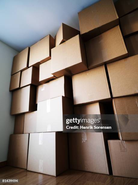 Boxed In Wall Cardboard Box Wall Photos and Premium High Res Pictures - Getty Images