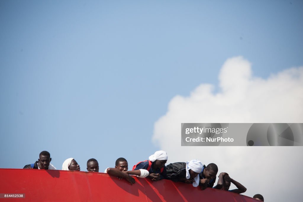 Migrants Landin in Salerno