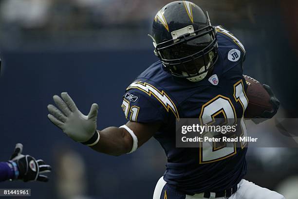 Football: Closeup of San Diego Chargers LaDainian Tomlinson in action vs Minnesota Vikings, San Diego, CA 11/9/2003