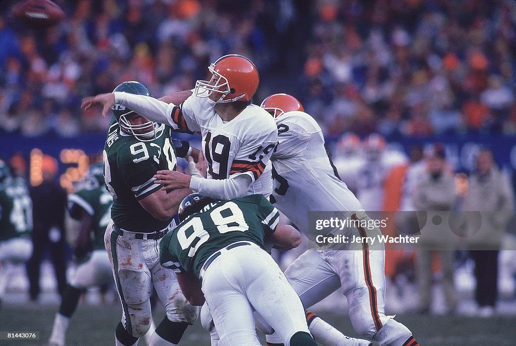 AFC playoffs, Cleveland Browns QB Bernie Kosar in action vs New York