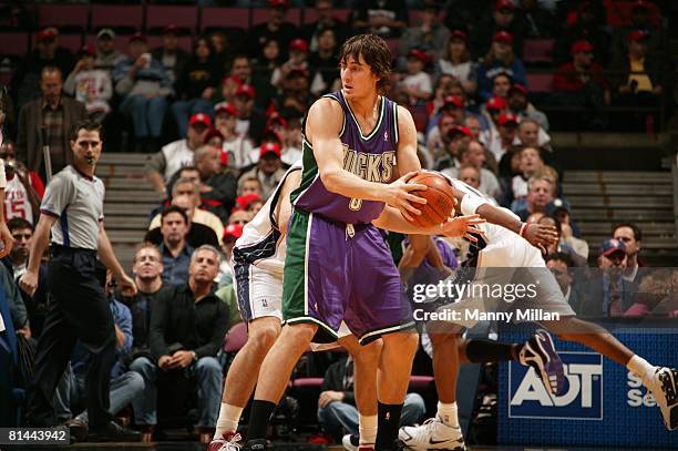 Basketball: Milwaukee Bucks Andrew Bogut in action vs New Jersey Nets, East Rutherford, NJ 11/2/2005