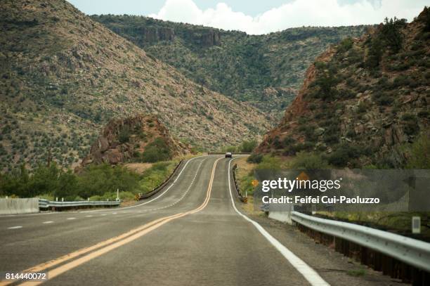 highway near kingman, arizona, usa - kingman stock pictures, royalty-free photos & images