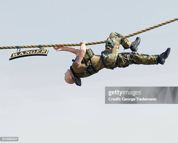 Hanging Rope Army 94 Soldier Climbing Rope Stock Photos, High-Res Pictures, and Images ...