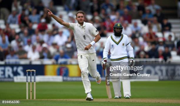 Stuart Broad of England celebrates dismissing Quinton de Kock of South Africa during day one of the 2nd Investec Test match between England and South...