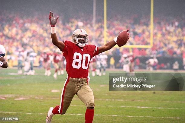 Football: San Francisco 49ers Jerry Rice victorious after scoring TD during game, San Francisco, CA 1/1/1992--