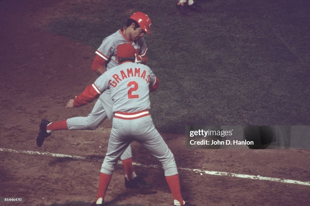 Cesar Geronimo Reds World Series, Cincinnati Reds Cesar Geronimo in action, running bases ...