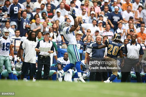 Football: Dallas Cowboys Terrell Owens in action, attempting catch vs St, Louis Rams, Irving, TX 9/30/2007