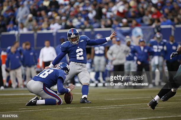 Football: New York Giants Jay Feely in action, making kick vs Philadelphia Eagles, East Rutherford, NJ