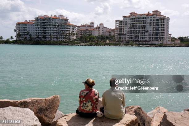 fotos e imágenes de Fisher Island - Getty Images fotos e imágenes de Fisher Island - Getty Images