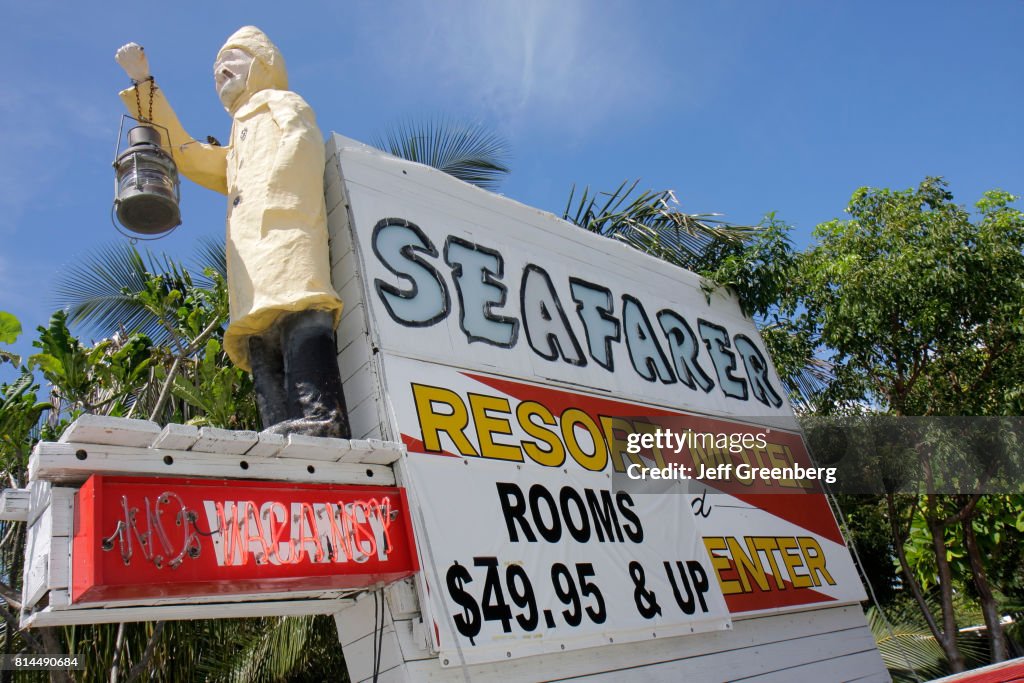 A Seafarer Resort Motel sign