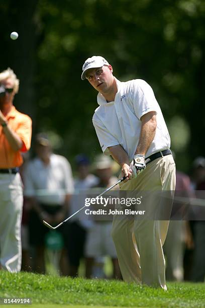 Golf: US Bank Championship, Ben Crane in action, chip on Sunday at Brown Deer Run GC, Milwaukee, WI 7/24/2005