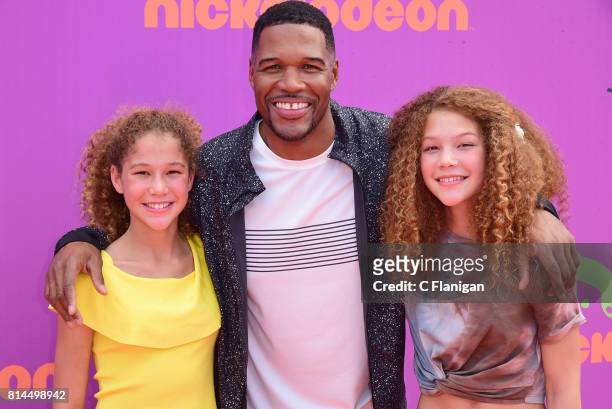 Personality Michael Strahan with Sophia Strahan and Isabella Strahan attend Nickelodeon Kids' Choice Sports Awards 2017 at Pauley Pavilion on July...