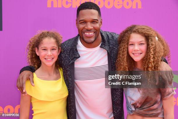 Personality Michael Strahan with Sophia Strahan and Isabella Strahan attend Nickelodeon Kids' Choice Sports Awards 2017 at Pauley Pavilion on July...