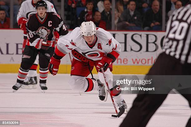 Hockey: Carolina Hurricanes Kevyn Adams in action vs Buffalo Sabres, Buffalo, NY 11/9/2005