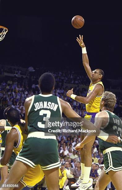 Basketball: NBA finals, Los Angeles Lakers Kareem Abdul-Jabbar in action, taking hook shot vs Boston Celtics, Los Angeles, CA 6/4/1987