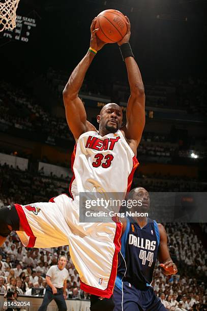 Basketball: NBA Finals, Miami Heat Alonzo Mourning in action vs Dallas Mavericks, Game 5, Miami, FL 6/18/2006