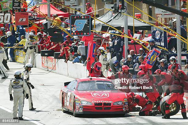 Auto Racing: NASCAR Auto Club 500, Kasey Kahne during a pit stop at California Speedway, Fontana, CA 5/2/2004